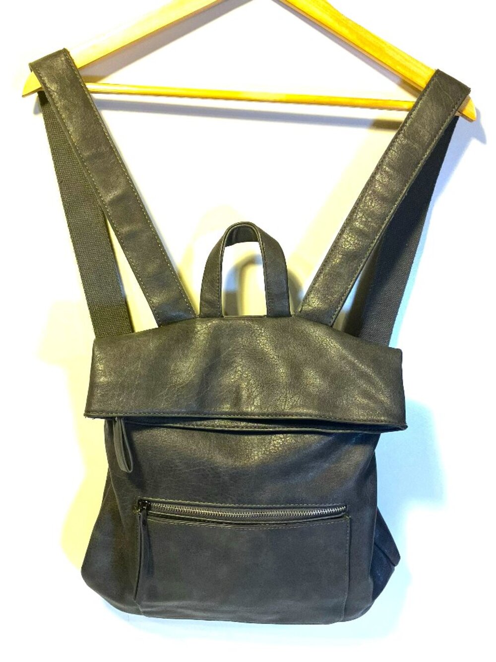 URBAN EXPRESSIONS Slate Gray Lennon Foldover Backpack. Excellent preowned.
